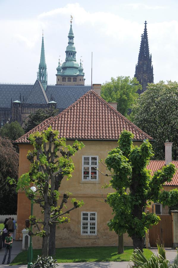 Family Style & Garden Apartments Praga Exterior foto